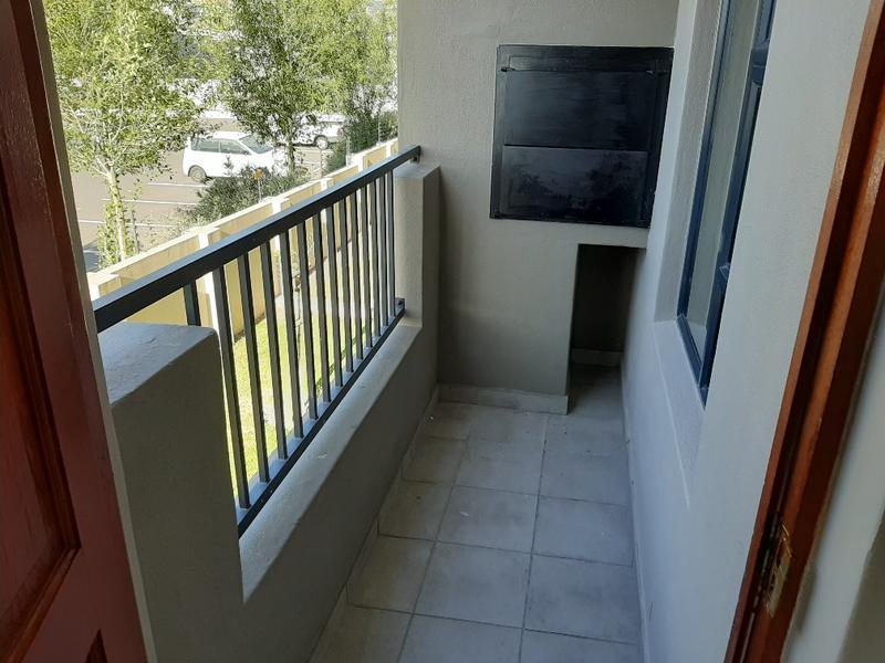 To Let 2 Bedroom Property for Rent in Burgundy Estate Western Cape